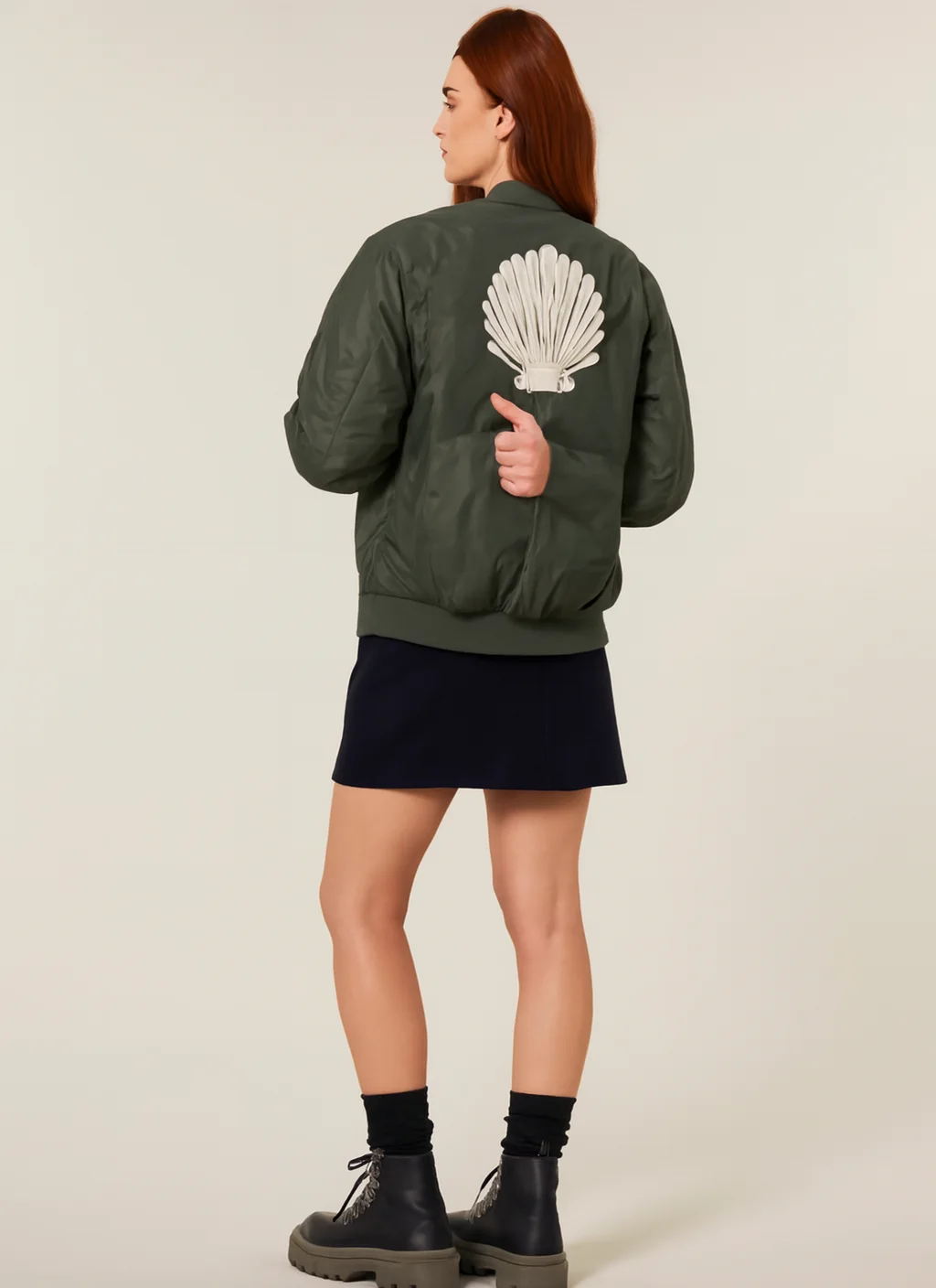 BOMBER 2.0 con ejemplo de estampado personalizado 2 (diseño ficticio de muestra)