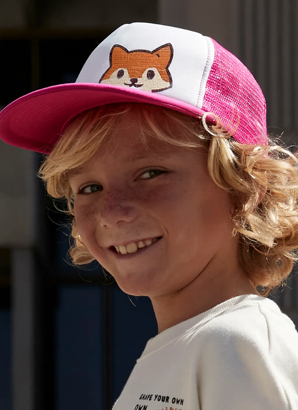 GORRA VINTAGE JUNIOR con ejemplo de estampado personalizado 1 (diseño ficticio de muestra)