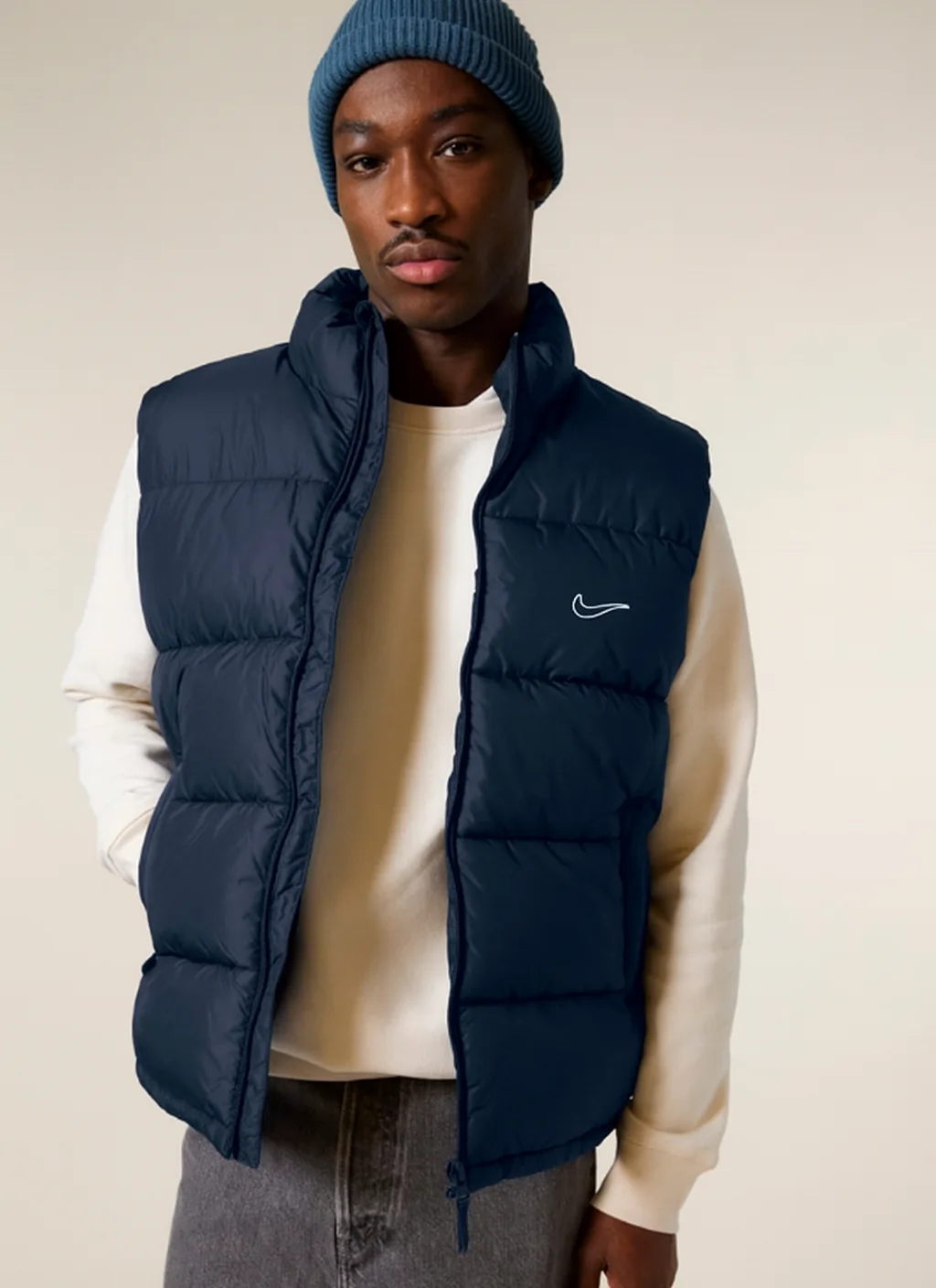 PUFFER GILET con ejemplo de estampado personalizado 1 (diseño ficticio de muestra)
