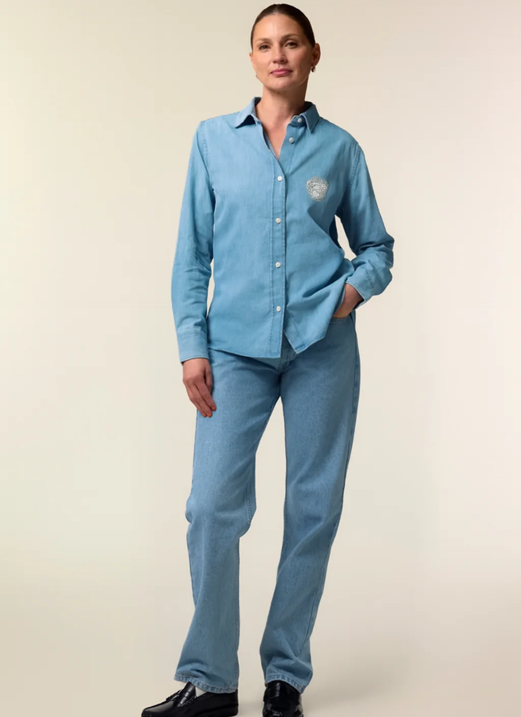 STELLA DENIM SHIRT con ejemplo de estampado personalizado 1 (diseño ficticio de muestra)
