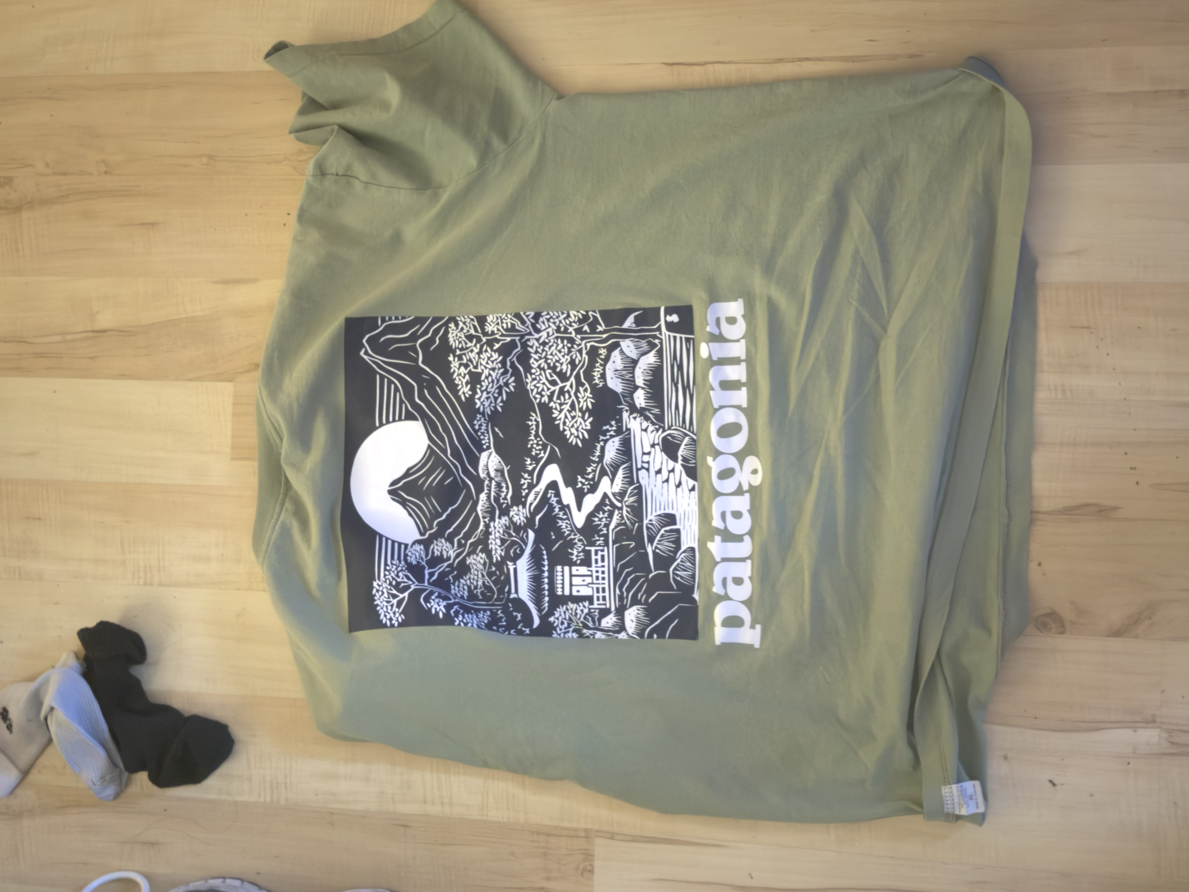 Foto cruda de una camiseta